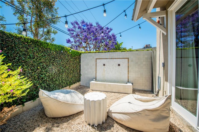 2065 Thurin Street, Costa Mesa CA: https://media.crmls.org/medias/3afebce2-33ca-49a0-98f3-2c56131764f6.jpg