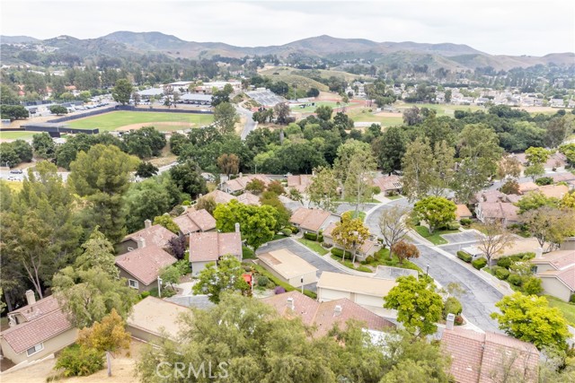 661 La Corona Court, Oak Park CA: https://media.crmls.org/medias/3aff08e6-7493-4228-8985-ea288dccb2b0.jpg