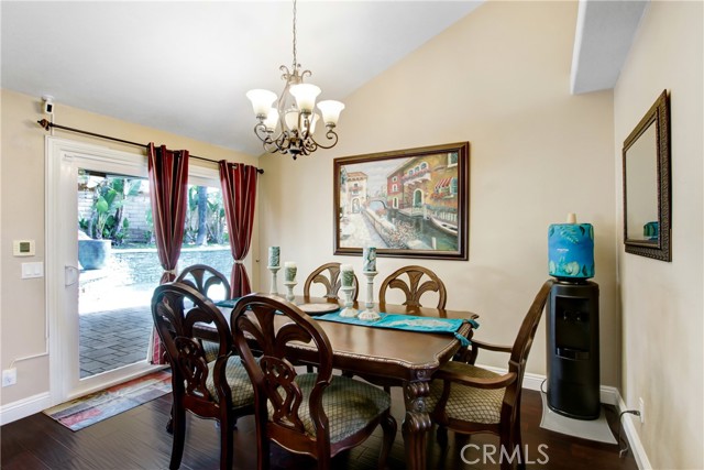 Detail Gallery Image 19 of 45 For 533 Woodhaven Ct, Upland,  CA 91786 - 4 Beds | 3/1 Baths