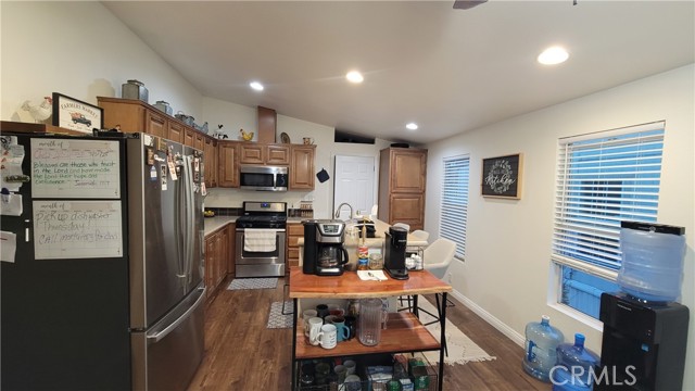 Detail Gallery Image 6 of 22 For 5815 E La Palma #287,  Anaheim,  CA 92807 - 4 Beds | 2 Baths