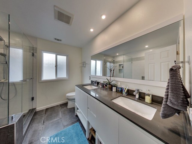 2114 Farrell Avenue, Redondo Beach, California 90278, 4 Bedrooms Bedrooms, ,1 BathroomBathrooms,Residential,Sold,Farrell,SB17057988