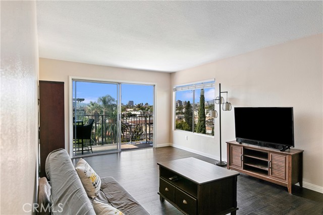 Detail Gallery Image 10 of 53 For 1517 E Garfield #53,  Glendale,  CA 91205 - 2 Beds | 2 Baths