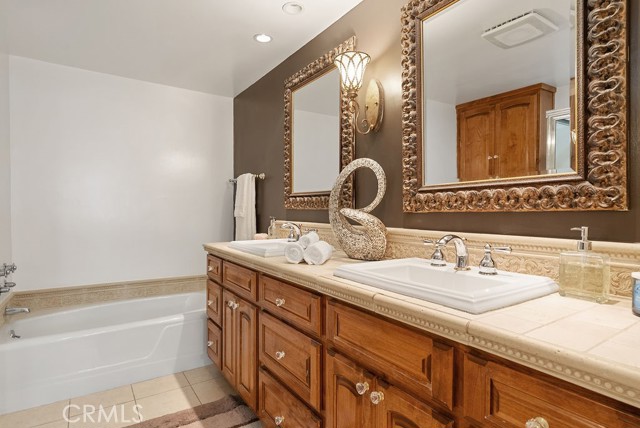 419 N Oakhurst Drive, Beverly Hills CA: https://media.crmls.org/medias/3b015f12-4ec0-49bc-8385-274e17453267.jpg