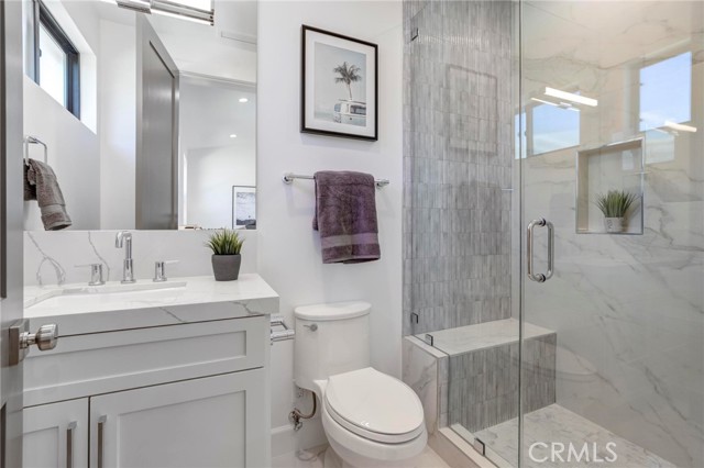 Detail Gallery Image 51 of 71 For 1157 8th St, Manhattan Beach,  CA 90266 - 5 Beds | 5/1 Baths