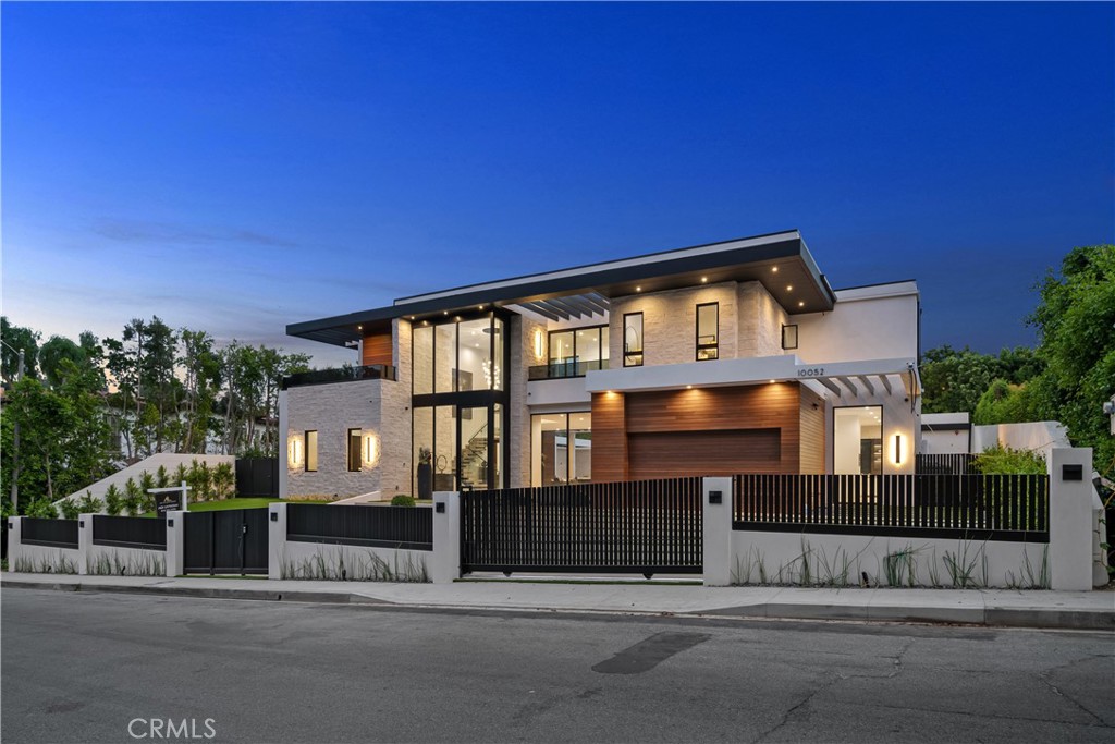10052 Hillgrove Drive, Los Angeles, CA 90210
