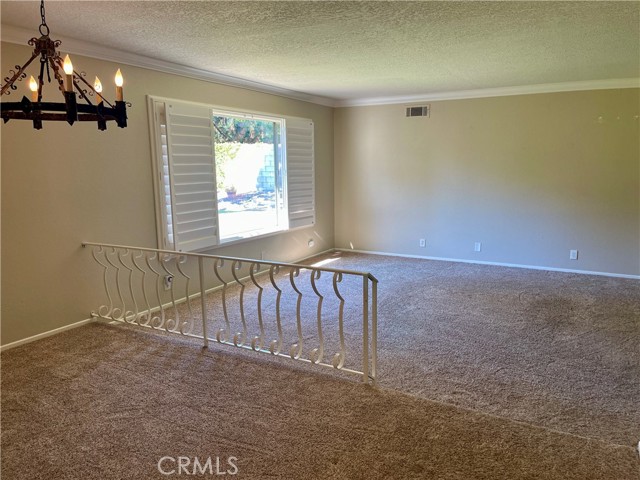 1327 N Stanford Avenue, Upland CA: https://media.crmls.org/medias/3b0215bf-b32f-423c-bcd0-35539973c731.jpg
