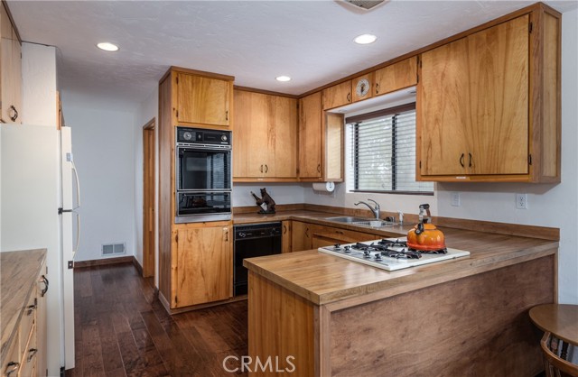Detail Gallery Image 6 of 35 For 1772 Columbine Dr, Big Bear City,  CA 92314 - 3 Beds | 2/1 Baths