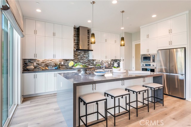 Detail Gallery Image 14 of 39 For 6509 Canyon Oaks Dr, Simi Valley,  CA 93063 - 5 Beds | 5/1 Baths