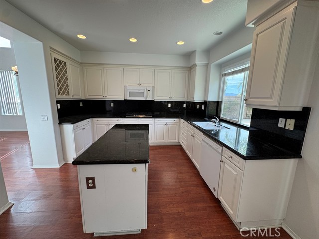 Detail Gallery Image 9 of 57 For 22219 Trinity Pl, Saugus,  CA 91390 - 5 Beds | 3 Baths