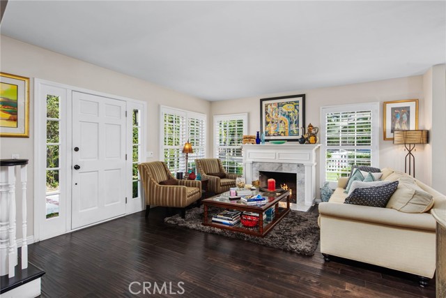 4323 Laurelgrove Avenue, Studio City CA: https://media.crmls.org/medias/3b036e0c-3fd4-407a-b09c-c35f72c3ceaf.jpg