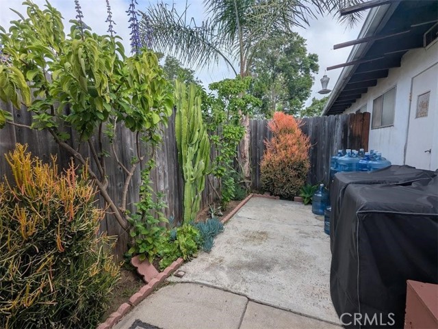 Detail Gallery Image 7 of 13 For 100 Clearbrook Ln #C,  Costa Mesa,  CA 92626 - 1 Beds | 1 Baths