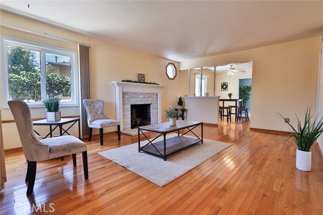14758 Dunton Drive, Whittier CA: https://media.crmls.org/medias/3b03f006-eb38-4098-aa4c-48eb825334a2.jpg