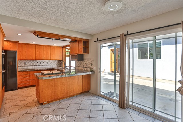 Detail Gallery Image 19 of 46 For 18440 Tamarind, Fountain Valley,  CA 92708 - 6 Beds | 4 Baths