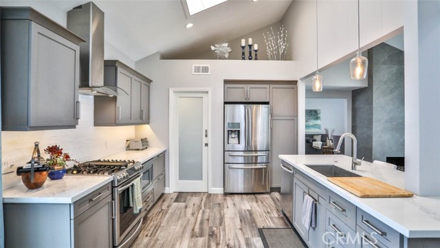 204 Calle Del Juego, San Clemente CA: https://media.crmls.org/medias/3b04a573-a5c0-4a04-be06-2ffa01e38b73.jpg