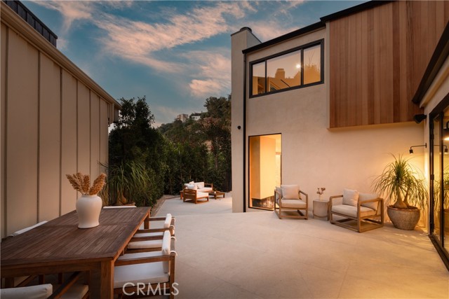 Detail Gallery Image 25 of 34 For 3977 Oeste Ave, Studio City,  CA 91604 - 3 Beds | 2/1 Baths