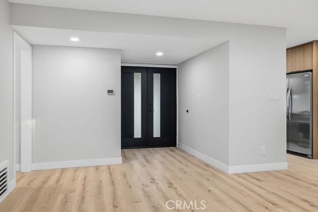 Detail Gallery Image 4 of 33 For 10557 Reseda, Northridge,  CA 91326 - 4 Beds | 3 Baths