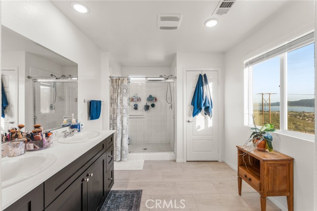 Detail Gallery Image 23 of 42 For 4013 Elderberry, Lake Elsinore,  CA 92530 - 5 Beds | 3 Baths