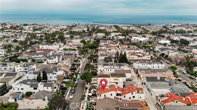 613 Larkspur Avenue, Corona del Mar CA: https://media.crmls.org/medias/3b06478c-27c2-4959-8402-dc1374c685a6.jpg