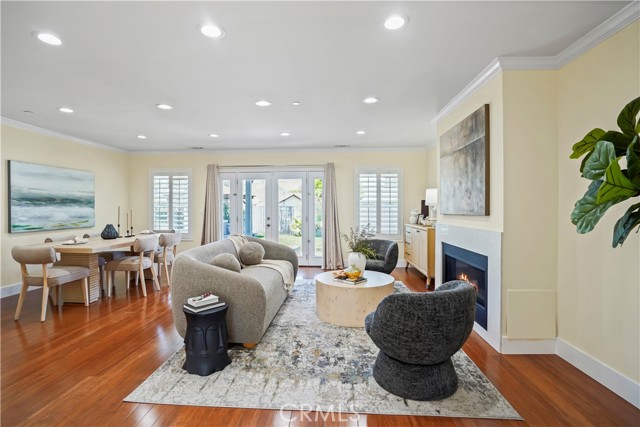 6475 Randi Avenue, Woodland Hills CA: https://media.crmls.org/medias/3b064f4d-ffa7-4f61-a3de-789ee7ecc2a2.jpg
