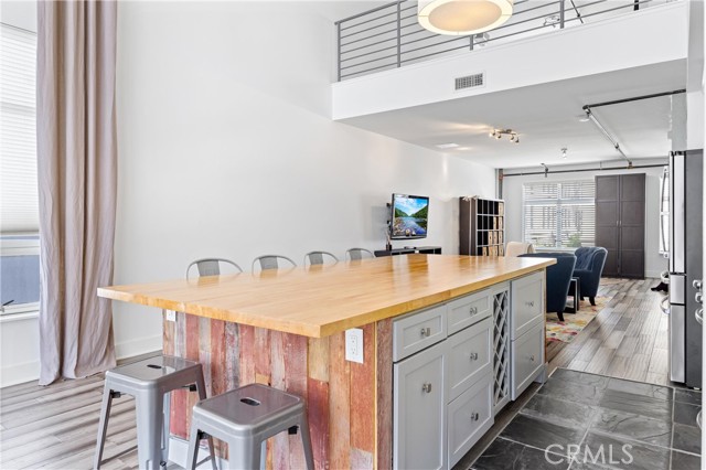 919 E Santa Ana Boulevard, Santa Ana CA: https://media.crmls.org/medias/3b06a73b-ba38-4e7f-91e9-4bddd0fd0f8e.jpg