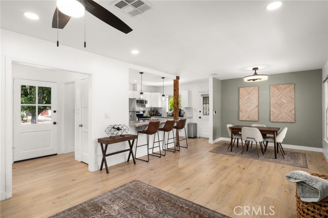 1326 Clock Avenue, Redlands CA: https://media.crmls.org/medias/3b06b222-406d-48ea-938a-2416ab7e908c.jpg