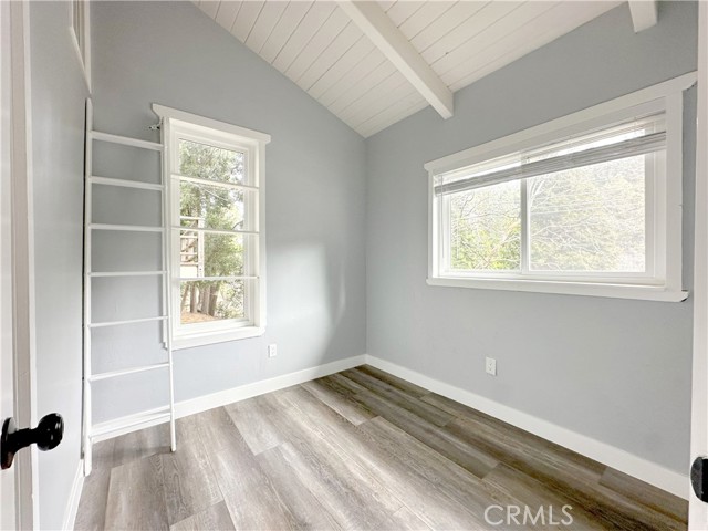 Detail Gallery Image 16 of 49 For 726 Golden, Lake Arrowhead,  CA 92352 - 4 Beds | 2 Baths