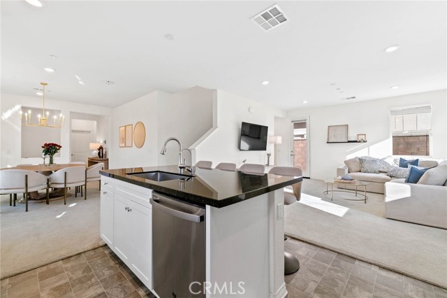 Detail Gallery Image 11 of 35 For 16746 Stags Leap, Fontana,  CA 92336 - 4 Beds | 3 Baths