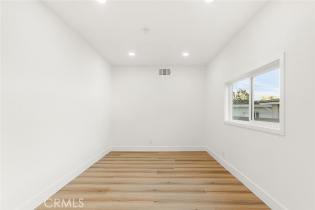 Detail Gallery Image 11 of 43 For 818 W 11th St, Pomona,  CA 91766 - 2 Beds | 2 Baths