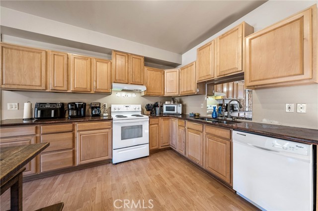 Detail Gallery Image 21 of 56 For 2920 Meadow Creek Rd, Clearlake Oaks,  CA 95423 - 3 Beds | 2/1 Baths