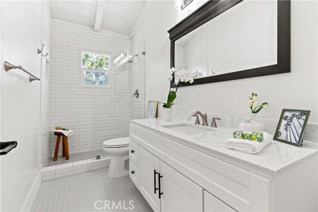 Detail Gallery Image 8 of 21 For 3112 Laurel Ave, Manhattan Beach,  CA 90266 - 3 Beds | 2 Baths