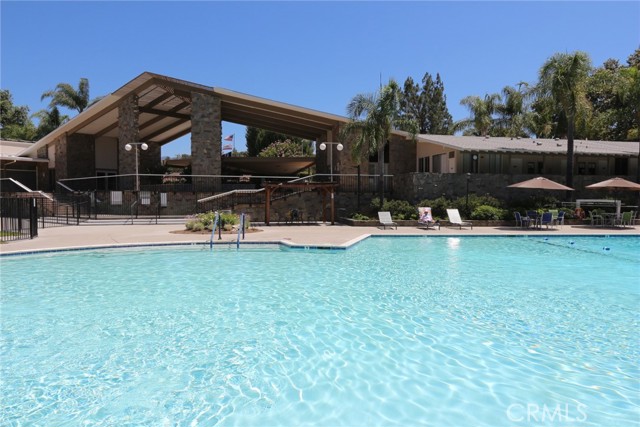 Detail Gallery Image 51 of 71 For 19208 Avenue of the Oaks #J,  Newhall,  CA 91321 - 2 Beds | 1/1 Baths