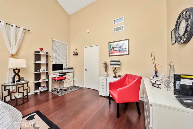 Detail Gallery Image 18 of 29 For 20937 Judah Ln, Newhall,  CA 91321 - 3 Beds | 2/1 Baths
