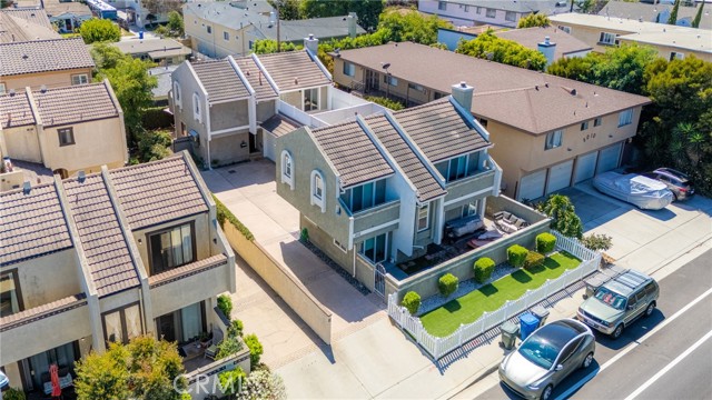 2012 Manhattan Beach Boulevard, Redondo Beach, California 90278, 2 Bedrooms Bedrooms, ,2 BathroomsBathrooms,Residential,For Sale,Manhattan Beach Boulevard,PV25192906