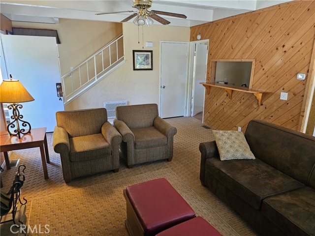 Detail Gallery Image 11 of 14 For 324 Canyon Crest, Lake Arrowhead,  CA 92352 - 2 Beds | 1/1 Baths