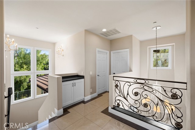 Detail Gallery Image 21 of 55 For 7370 Chantilly Ln, Tujunga,  CA 91042 - 6 Beds | 4 Baths