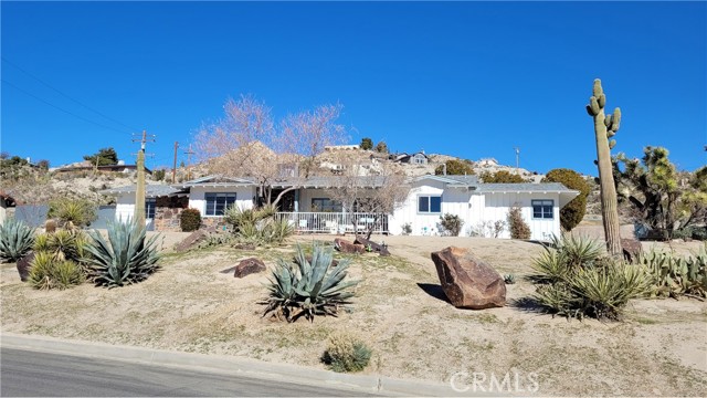 Detail Gallery Image 1 of 1 For 57634 Redondo St, Yucca Valley,  CA 92284 - 4 Beds | 2 Baths