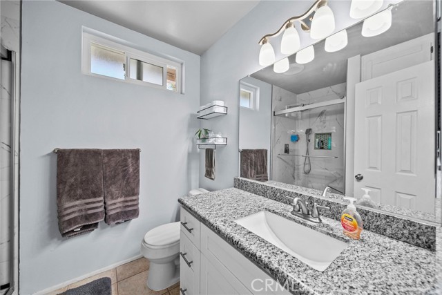 Detail Gallery Image 31 of 44 For 16503 Fairglade, Canyon Country,  CA 91387 - 4 Beds | 3 Baths