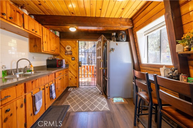 2476 Elko Drive, Running Springs CA: https://media.crmls.org/medias/3b0a301d-6ee4-4177-9176-6ba822f5943c.jpg