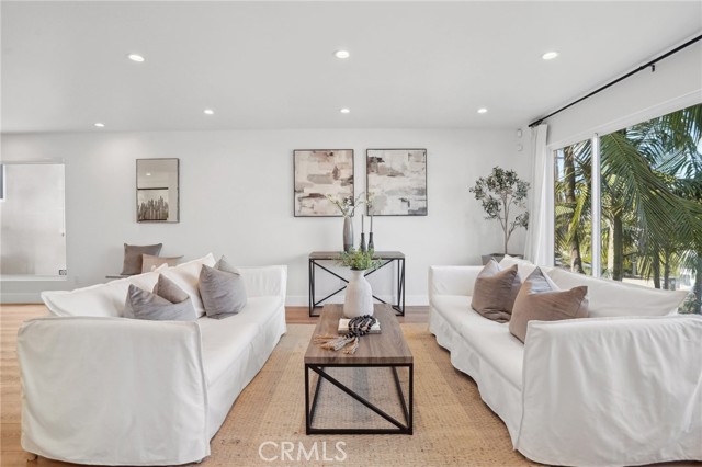 2501 N Poinsettia Avenue, Manhattan Beach CA: https://media.crmls.org/medias/3b0abaff-caea-4461-af97-01684c84a3bf.jpg