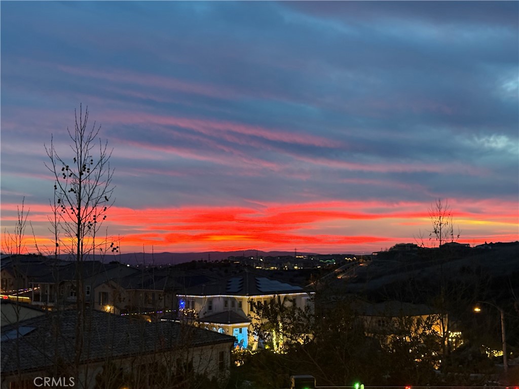 https://media.crmls.org/medias/3b0c850a-9aba-4cac-8186-608ab78554e2.jpg?preset=X-Large