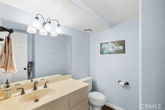 Detail Gallery Image 11 of 14 For 7659 Yorktown Ave, Huntington Beach,  CA 92648 - 2 Beds | 2/1 Baths