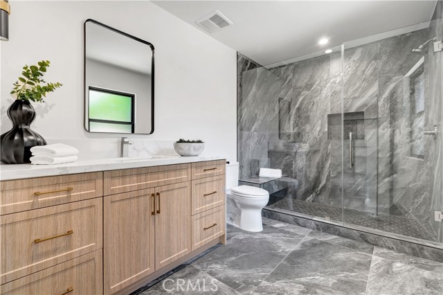 Detail Gallery Image 20 of 28 For 4830 Hasekian Dr, Tarzana,  CA 91356 - 4 Beds | 4/1 Baths