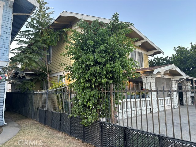 Detail Gallery Image 2 of 5 For 1929 Crenshaw Bld, Los Angeles,  CA 90016 - 3 Beds | 1 Baths