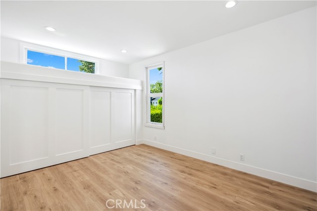 439 1/2 Carnation Avenue, Corona del Mar CA: https://media.crmls.org/medias/3b0e2e49-d0b0-46a8-ac3b-be310fbfc189.jpg