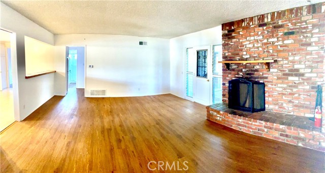 Detail Gallery Image 2 of 19 For 1212 W Oak Ave, Fullerton,  CA 92833 - 5 Beds | 2 Baths