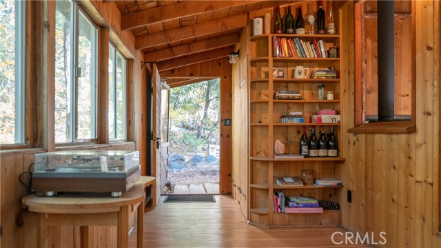 Detail Gallery Image 14 of 48 For 25201 Fern Valley Rd, Idyllwild,  CA 92549 - 1 Beds | 1 Baths