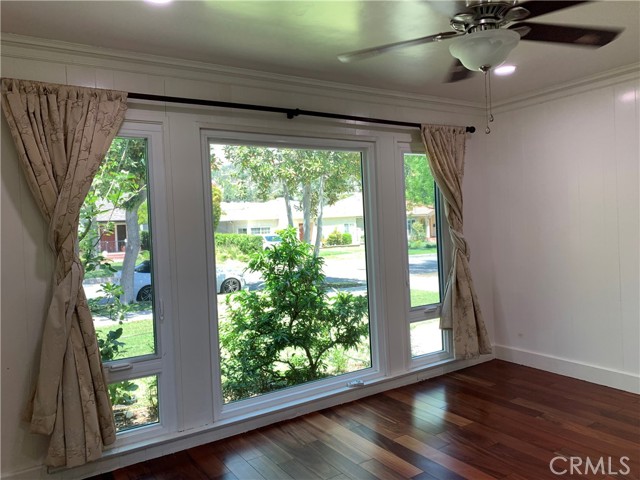 220 Laurel Avenue, Arcadia CA: https://media.crmls.org/medias/3b0fcaf0-0a50-48c1-aaf3-bd69045be7ed.jpg