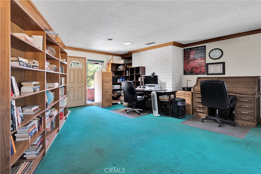 https://media.crmls.org/medias/3b11059c-d955-4196-ab5e-0b4c9d649587.jpg?preset=X-Large