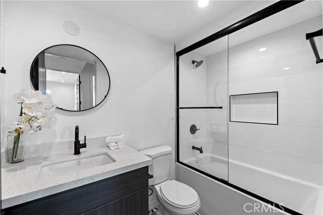 Detail Gallery Image 28 of 57 For 11861 W Flower, Valley Village,  CA 91607 - 3 Beds | 2/1 Baths