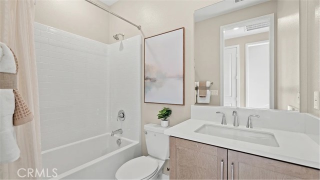Detail Gallery Image 21 of 39 For 924 Chinon, Irvine,  CA 92618 - 4 Beds | 3/1 Baths